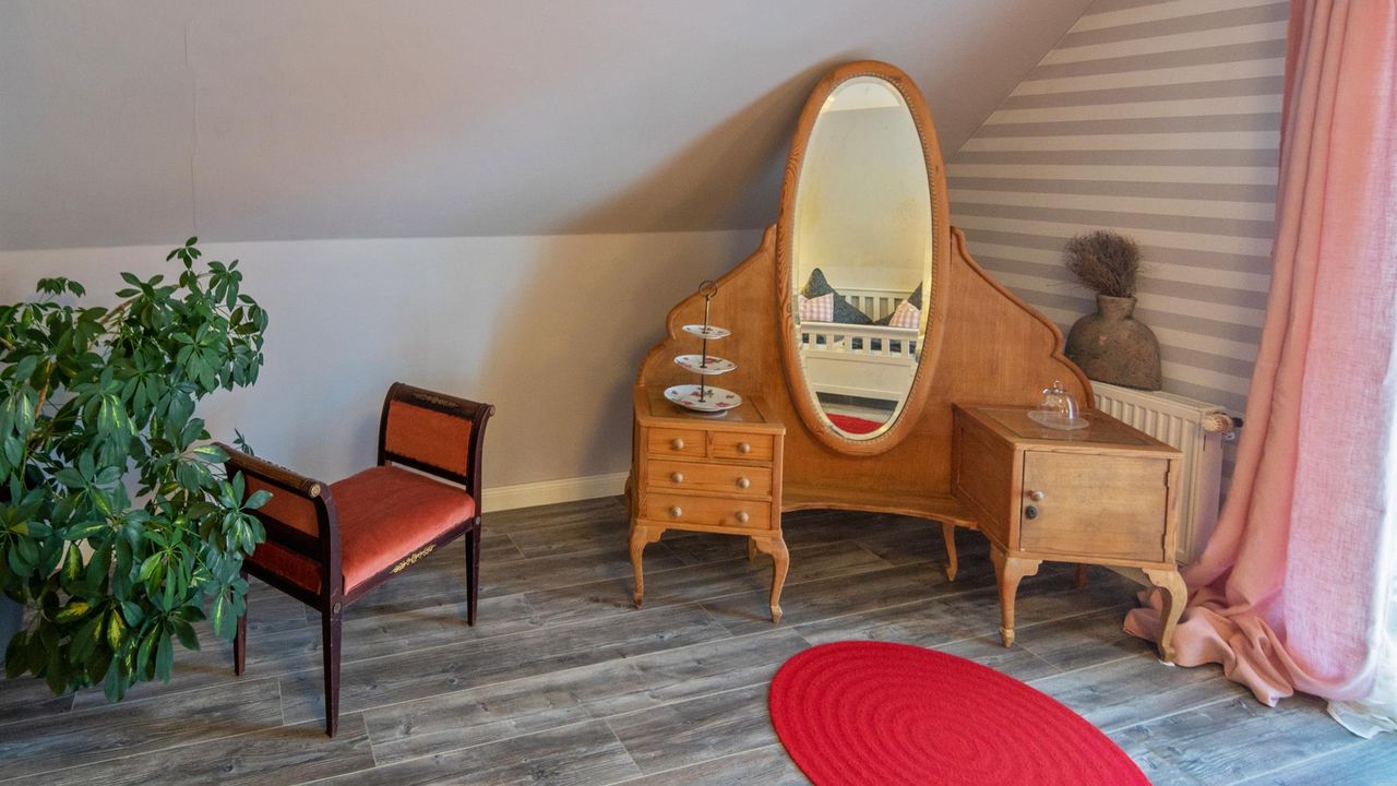 Schlafzimmer groß OG II Schlafzimmer groß OG II